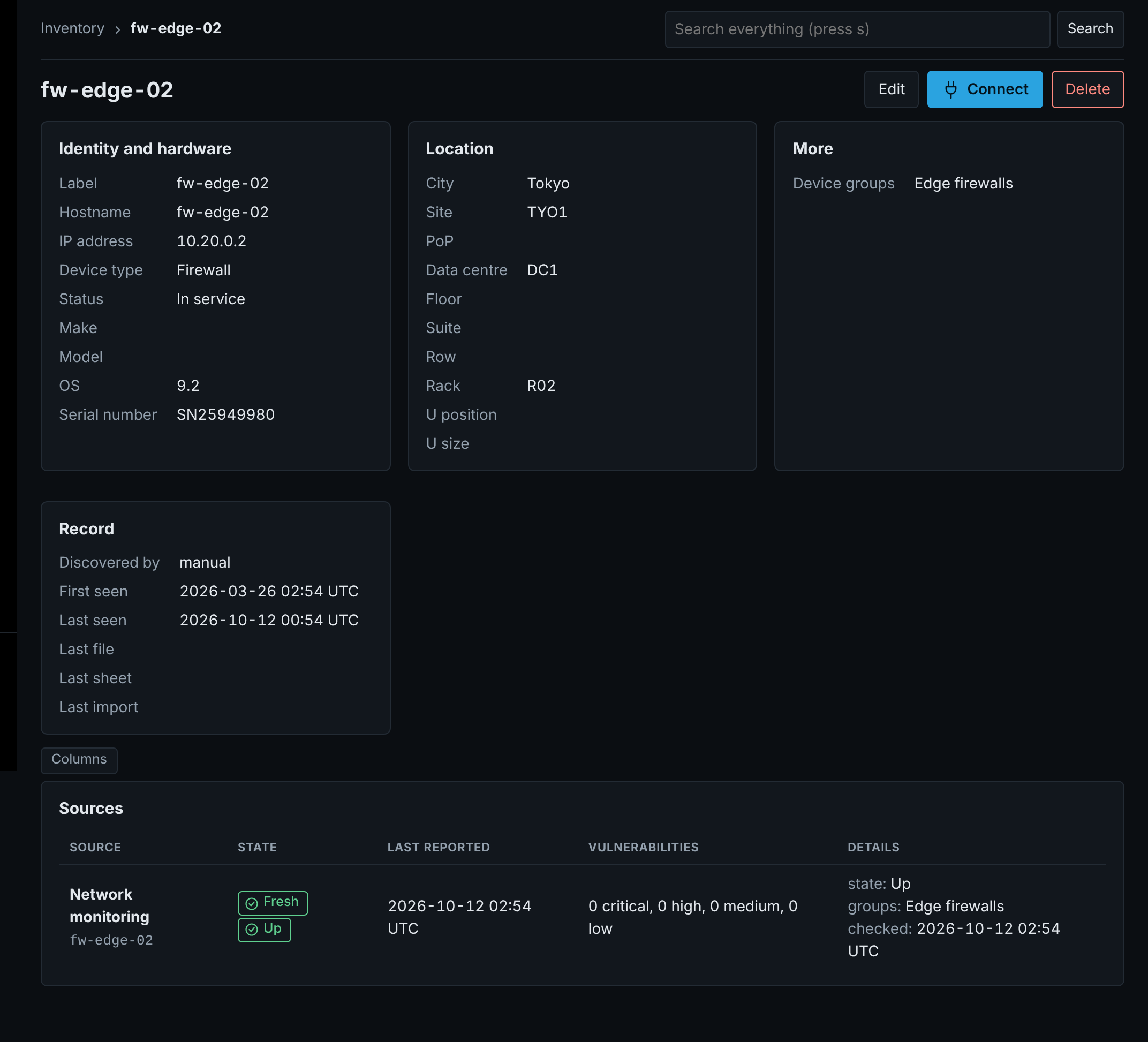 Device page with its details and a monitoring source showing Fresh and Up